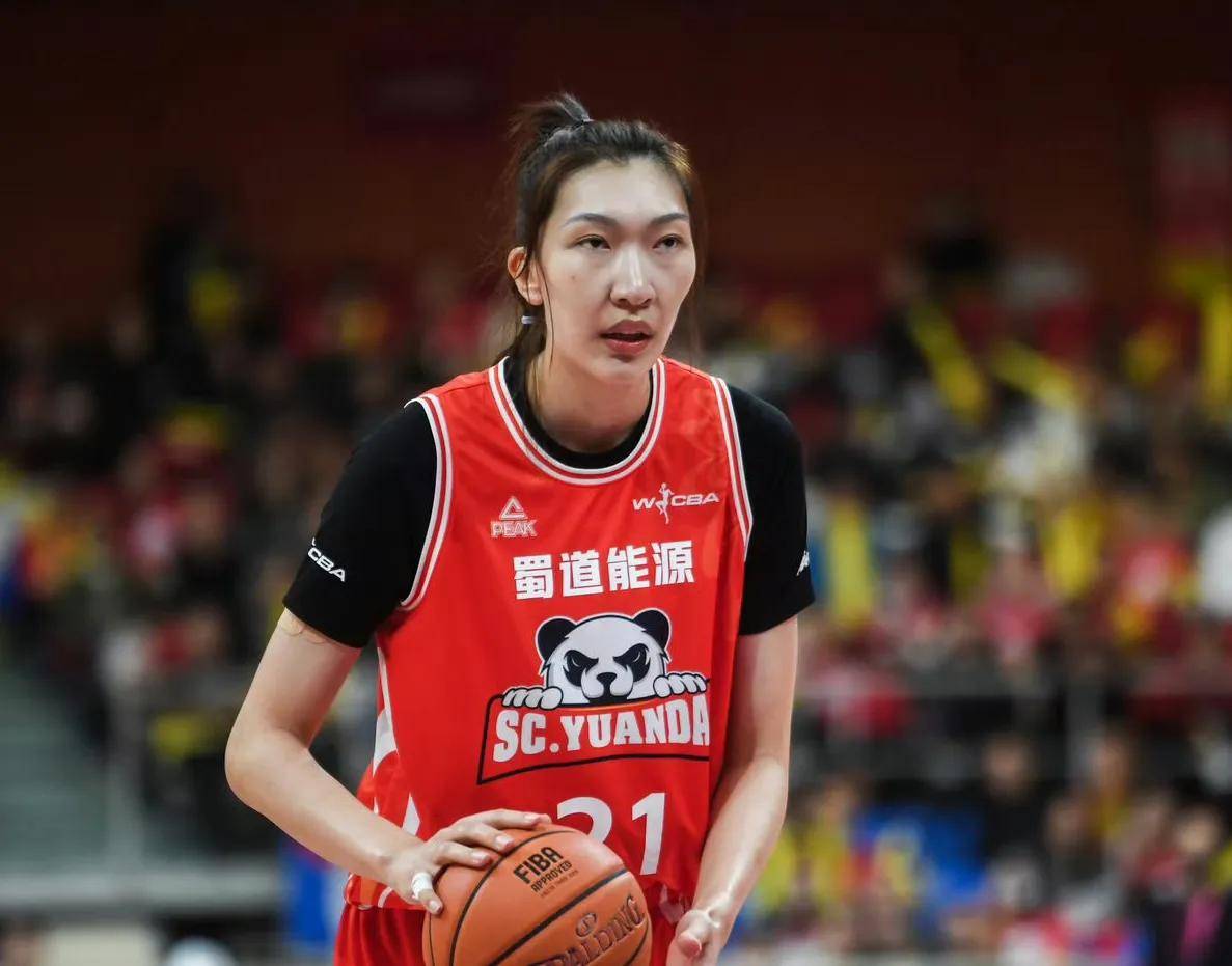 江苏女篮险胜重庆，艰难守住领先地位的简单介绍
